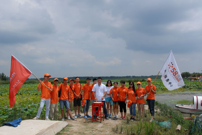 ��ɫ���e���ف�һ����Ӱ